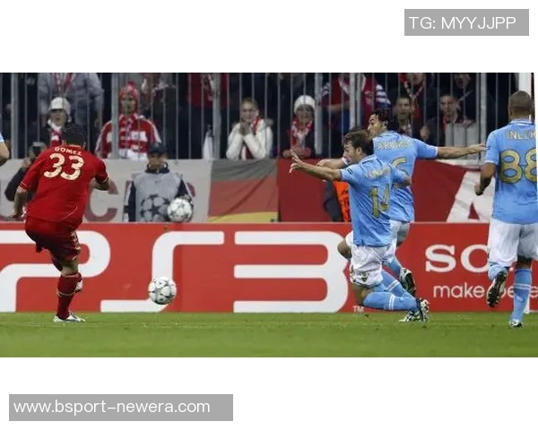 那不勒斯友谊赛大胜巴萨五球狂潮与帽子戏法点燃全场激情