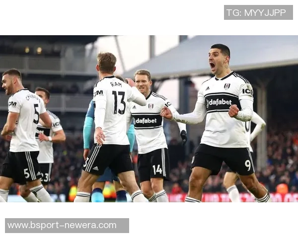 西甲联赛精彩对决曼联大胜热刺引发全场热议