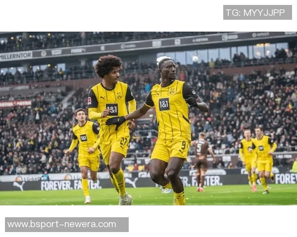 热刺3-0大胜多特蒙德帽子戏法引发争议判罚全场沸腾 热刺3-0大胜多特蒙德帽子戏法引发争议判罚全场沸腾