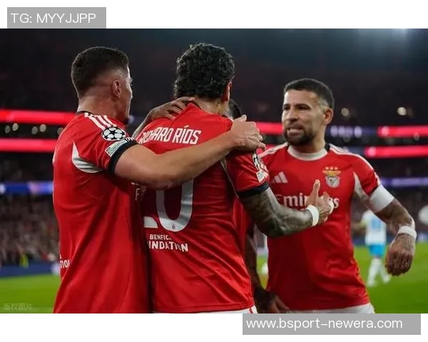 中超赛场惊现冷门本菲卡以3-0战胜曼城引发全场震动